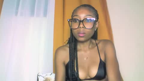 layannek online show from October 22, 4:08 pm