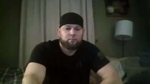 Snapshot of layinlow42 chatting on January 9, 4:19 am layinlow42 online show from January 9, 4:19 am