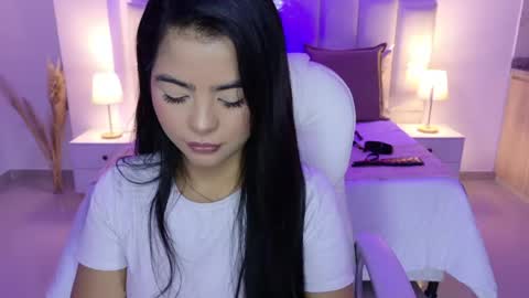 Layla Breezee online show from April 15, 11:57 am