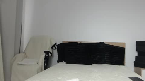 Layla online show from March 29, 10:39 am