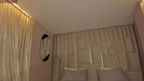 Layla online show from February 19, 4:12 am