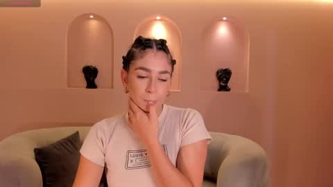 Layla online show from February 25, 4:46 am