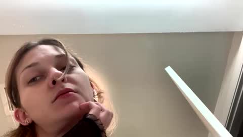 Layla Jade online show from December 18, 9:37 am