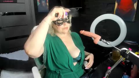 laylalaylamilf online show from March 3, 6:20 am