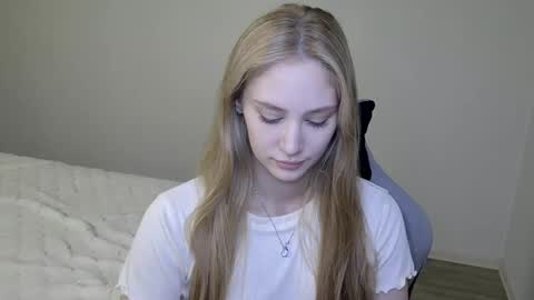 LaylaPretty001 online show from October 28, 5:52 am