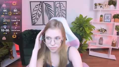 layriantavee online show from February 16, 6:54 am