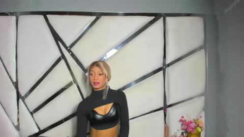 lea sewwtly online show from November 29, 1:52 pm