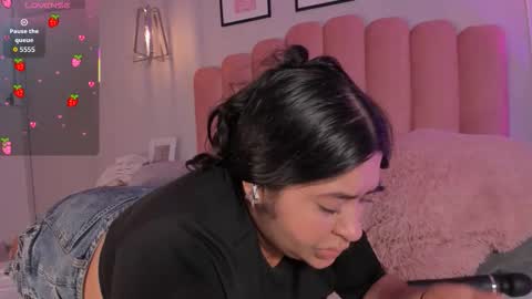 Leah online show from November 29, 3:52 pm