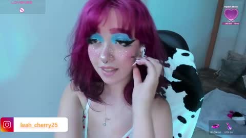 Leah online show from May 8, 5:35 am