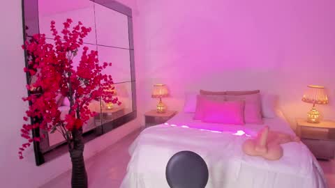 Leah  Greyy online show from April 10, 11:26 am