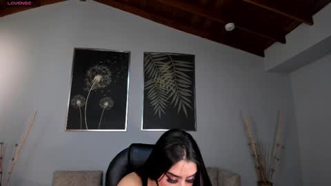 leahlombardi_ online show from September 20, 3:31 am