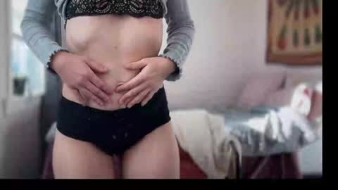 Leah Sparkles online show from December 19, 4:35 pm