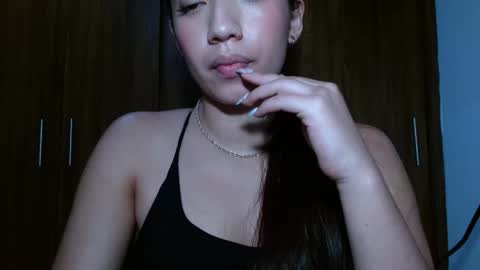 Snapshot of leanaalhub chatting on March 1, 4:15 am leanaalhub online show from March 1, 4:15 am