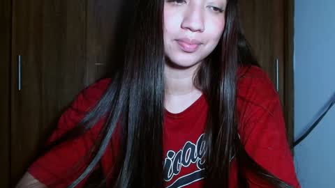 Snapshot of leanaalhub chatting on December 12, 7:41 am leanaalhub online show from December 12, 7:41 am