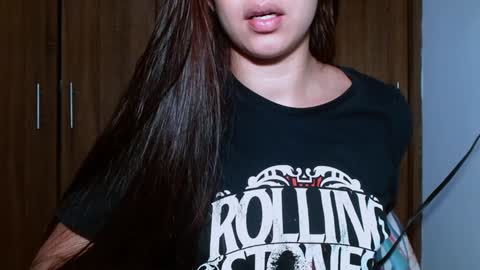 Snapshot of leanaalhub chatting on February 1, 7:15 am leanaalhub online show from February 1, 7:15 am