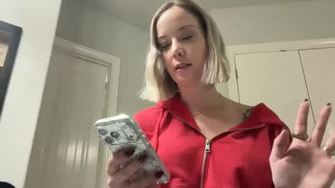 leanneluxecouple online show from November 18, 11:46 am