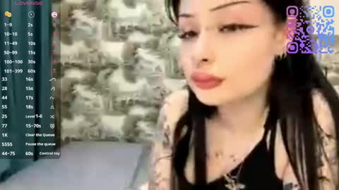 Kiki online show from April 29, 3:50 pm