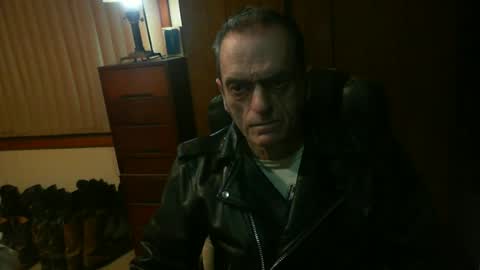 leathergreaser online show from June 23, 7:53 pm