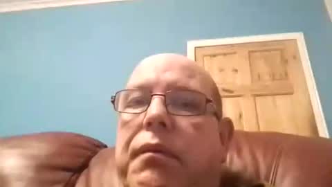 Snapshot of leatherpants68 chatting on October 16, 9:02 pm leatherpants68 online show from October 16, 9:02 pm