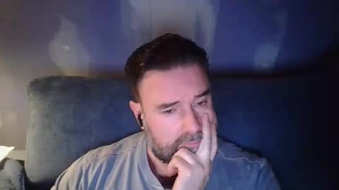 lecheare28 online show from February 12, 4:54 pm