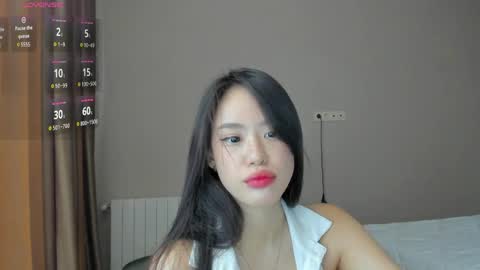 lee_chang online show from April 7, 11:56 am