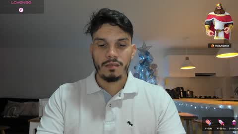 Snapshot of legolas_15 chatting on December 11, 1:58 am Alejandro online show from December 11, 1:58 am
