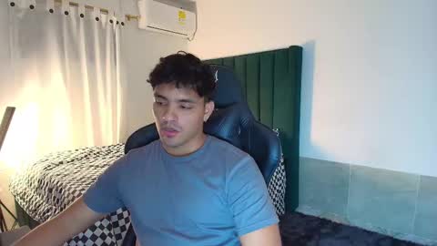  Lei  online show from October 25, 11:49 pm