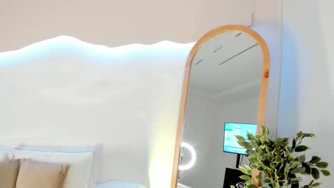 Leidy Cooper online show from November 6, 4:37 am