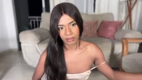 Leila     online show from July 31, 11:50 pm
