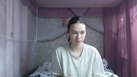 leila_bambi_ online show from November 23, 12:47 pm