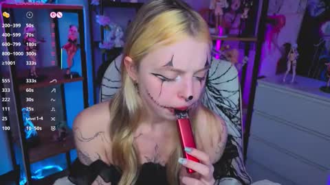 Leila online show from October 28, 6:09 pm