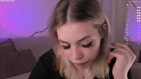 leilalafleur_ online show from April 13, 4:50 am