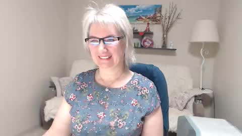 Leila Kinky online show from March 8, 10:41 am