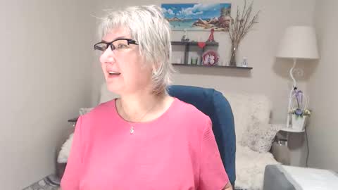 Leila Kinky online show from October 13, 5:20 am