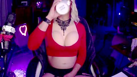 Lemon Stealing Whore online show from February 22, 9:45 am