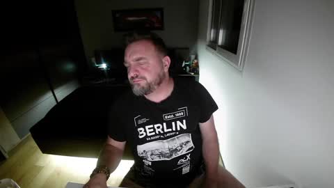 Snapshot of lemouth006 chatting on December 24, 2:10 am Ange online show from December 24, 2:10 am