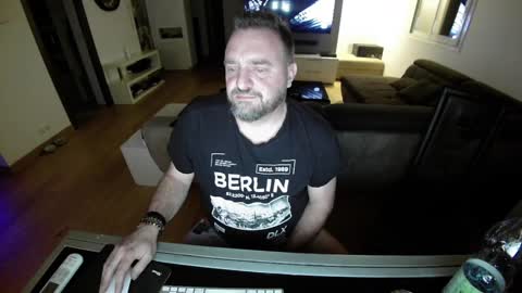 Snapshot of lemouth006 chatting on January 17, 12:31 am Ange online show from January 17, 12:31 am