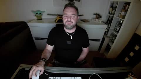 Snapshot of lemouth006 chatting on February 9, 12:49 am Ange online show from February 9, 12:49 am