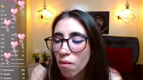 Snapshot of lena_roses chatting on December 4, 9:40 pm Lena online show from December 4, 9:40 pm