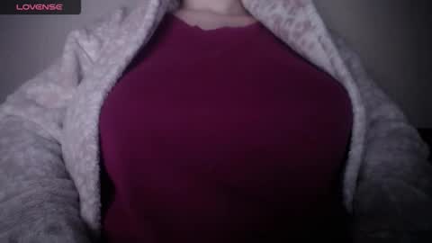 lenagolden online show from April 22, 2:52 am