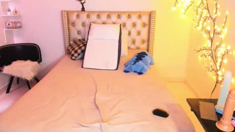 Lena  online show from September 15, 4:30 pm