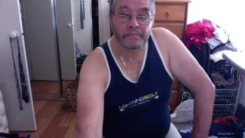 Snapshot of lennyfife chatting on December 1, 10:12 pm Pussylicker online show from December 1, 10:12 pm