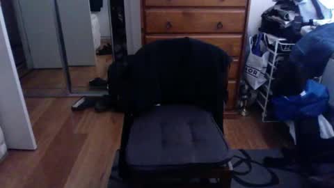 Snapshot of lennyfife chatting on October 17, 5:11 am Pussylicker online show from October 17, 5:11 am