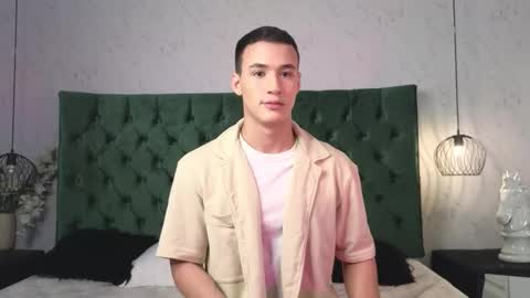 Snapshot of leo_delvey chatting on October 12, 6:10 pm leo online show from October 12, 6:10 pm