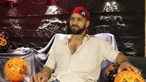 Leo  Diaz online show from October 31, 3:07 am