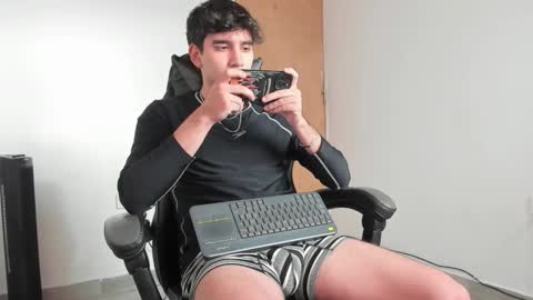 Leo Jones online show from March 27, 9:38 pm