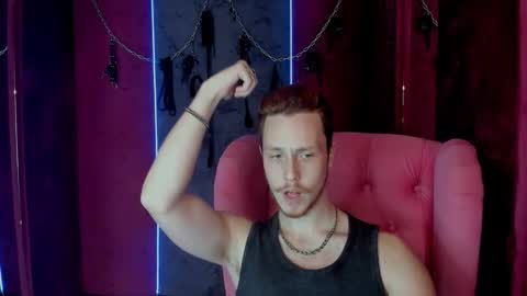 Snapshot of leo_mooree chatting on October 16, 5:12 pm Leo online show from October 16, 5:12 pm