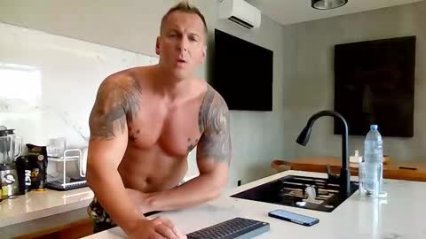 TheBigLeo online show from April 29, 8:08 am
