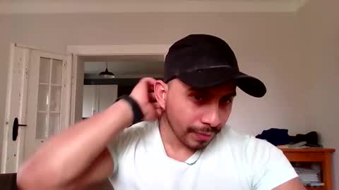 leohillmann online show from March 19, 8:53 am