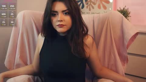 Mia online show from October 18, 7:34 am